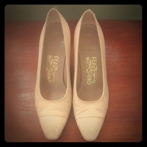 Vintage Ferragamo pumps 7 1/2